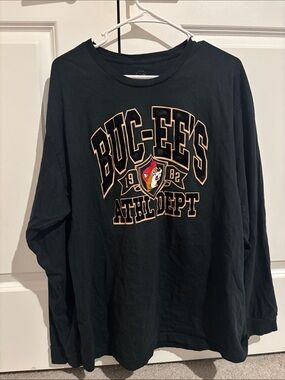 Buc-ee's Black Long Sleeve Graphic Tee